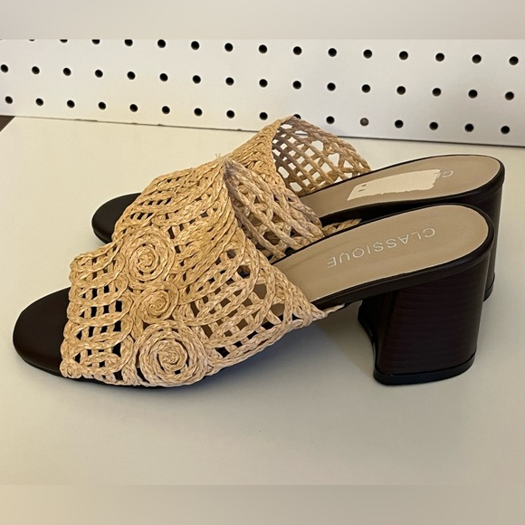 Classique Woven Heeled Sandals - Picture 4 of 15